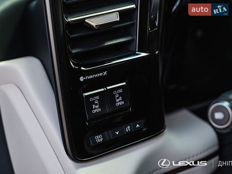 Мінівен Lexus LM 2025 в Дніпрі фото 49 Мінівен Lexus LM 2025 в Дніпрі