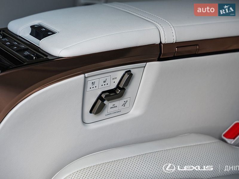 Мінівен Lexus LM 2025 в Дніпрі фото 35 Мінівен Lexus LM 2025 в Дніпрі