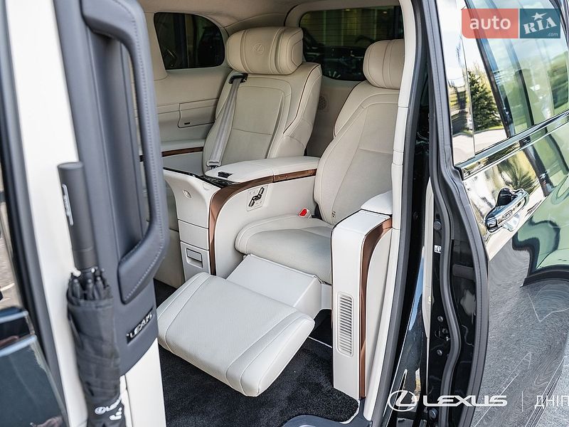 Мінівен Lexus LM 2025 в Дніпрі фото 16 Мінівен Lexus LM 2025 в Дніпрі
