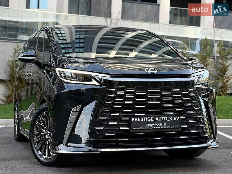 Lexus LM 2025
