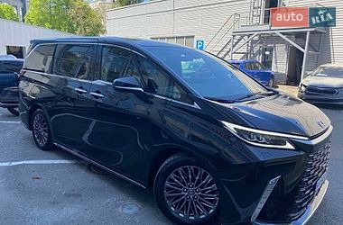 Мінівен Lexus LM 2025 в Києві