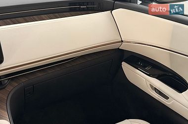 Мінівен Lexus LM 2025 в Києві