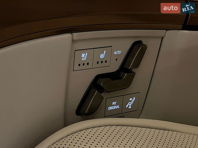 Мінівен Lexus LM 2025 в Києві