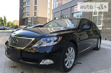 Седан Lexus LS 2008 в 
