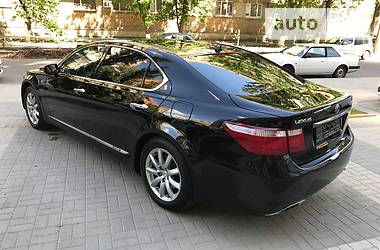 Седан Lexus LS 2008 в 