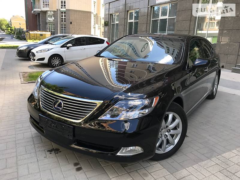 Седан Lexus LS 2008 в 
