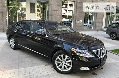 Седан Lexus LS 2008 в 