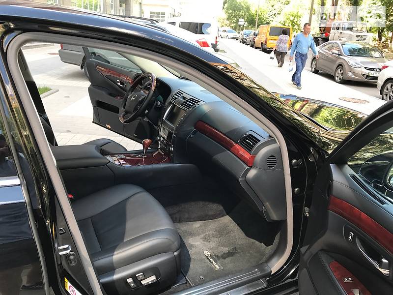 Седан Lexus LS 2008 в Киеве фото 52 Седан Lexus LS 2008 в Киеве
