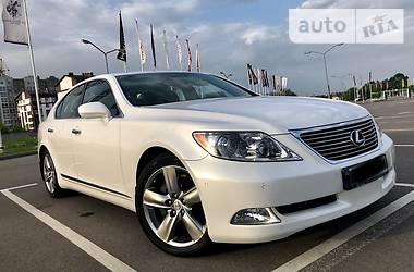 Седан Lexus LS 2009 в Киеве