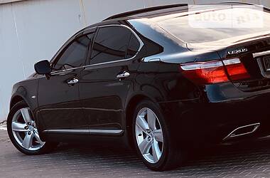 Седан Lexus LS 2008 в 