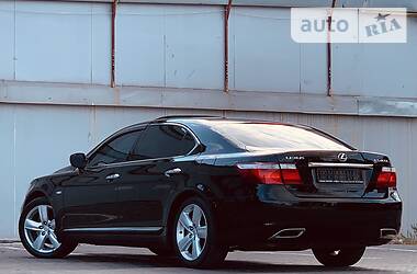 Седан Lexus LS 2008 в 