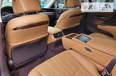 Седан Lexus LS 2018 в 