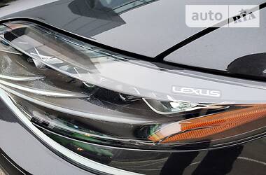 Седан Lexus LS 2018 в 