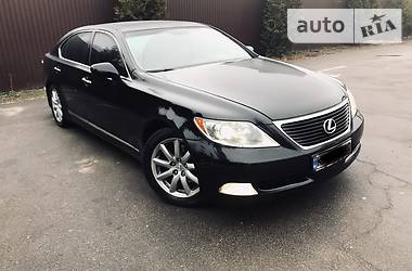 Седан Lexus LS 2008 в Киеве