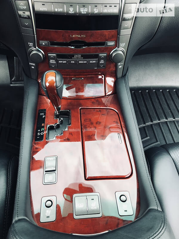 Седан Lexus LS 2008 в Сумах