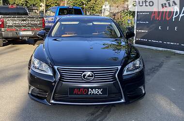 Седан Lexus LS 2012 в Киеве