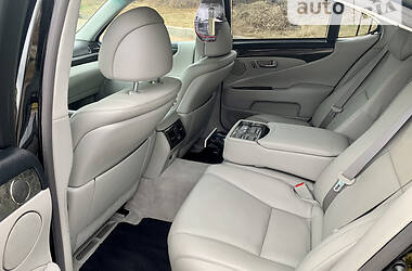 Седан Lexus LS 2008 в 