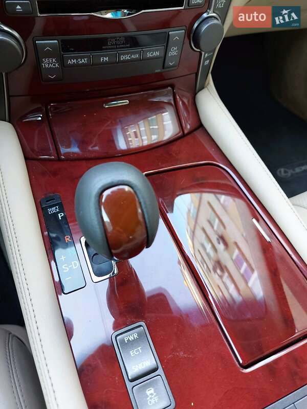 Седан Lexus LS 2008 в Ивано-Франковске