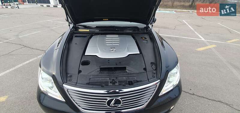Седан Lexus LS 2008 в Киеве