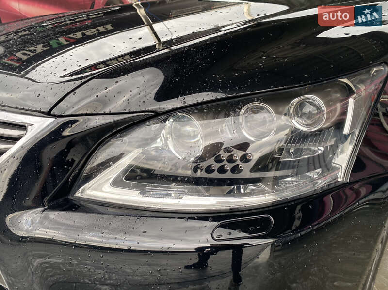 Седан Lexus LS 2014 в Иршаве