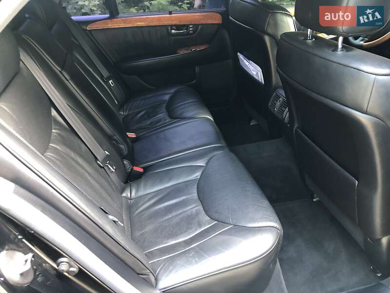 Седан Lexus LS 2003 в Одессе
