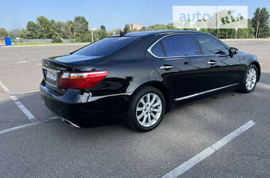 Седан Lexus LS 2010 в 