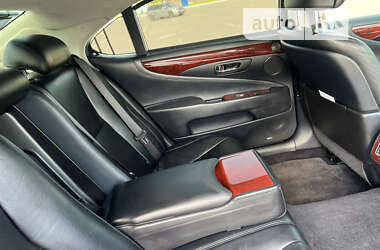 Седан Lexus LS 2010 в 