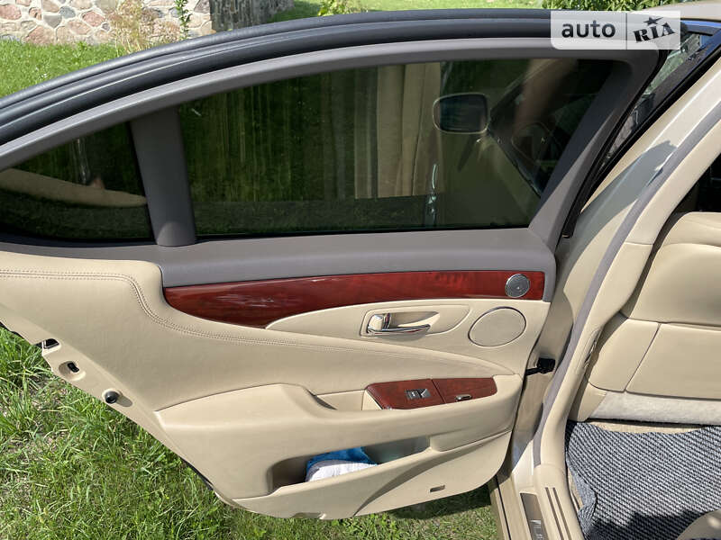 Седан Lexus LS 2008 в Чернігові