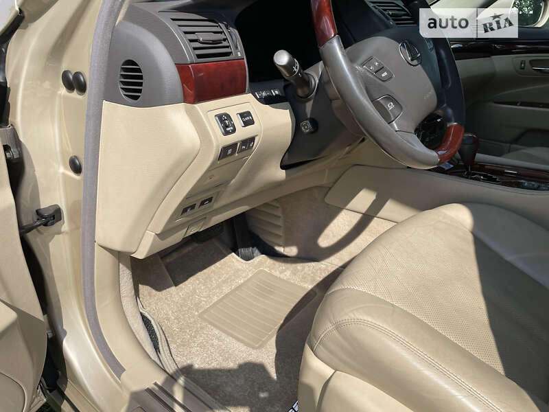 Седан Lexus LS 2008 в Чернігові