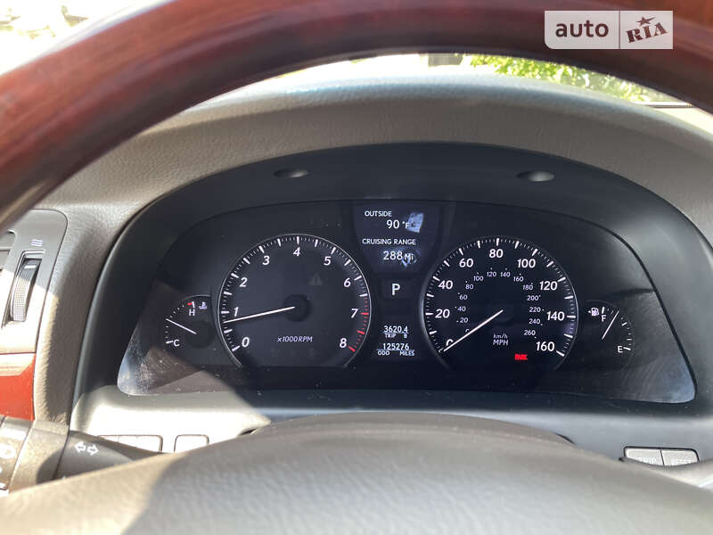 Седан Lexus LS 2008 в Чернігові