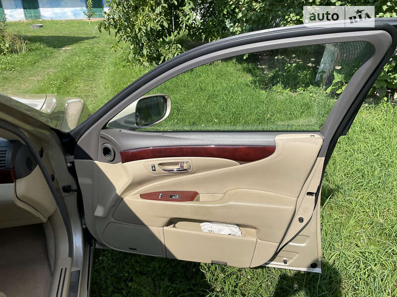 Седан Lexus LS 2008 в Чернігові