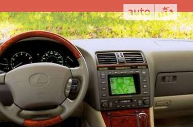 Седан Lexus LS 2000 в 