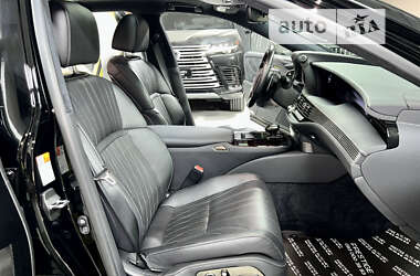 Седан Lexus LS 2019 в 
