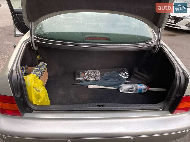 Седан Lexus LS 2000 в Дунаївцях