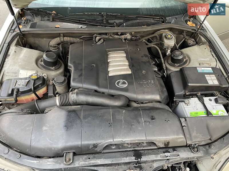 Седан Lexus LS 2000 в Дунаївцях