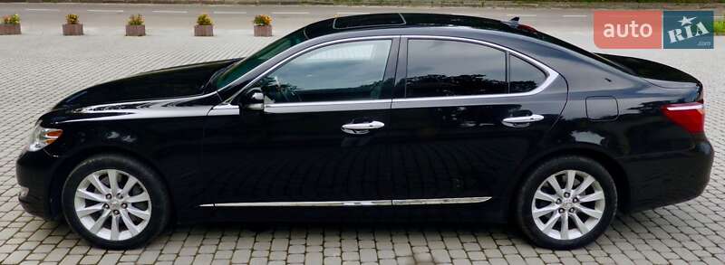 Седан Lexus LS 2010 в 