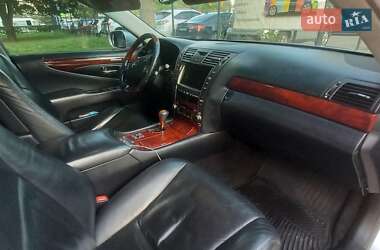 Седан Lexus LS 2007 в Черновцах