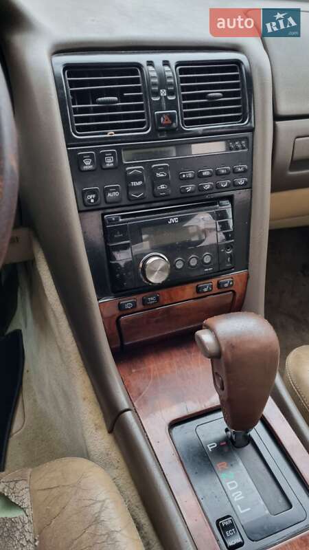 Седан Lexus LS 1994 в Киеве