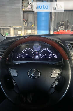 Седан Lexus LS 2010 в Киеве