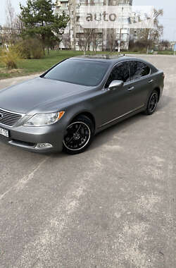 Седан Lexus LS 2007 в Горишних Плавнях