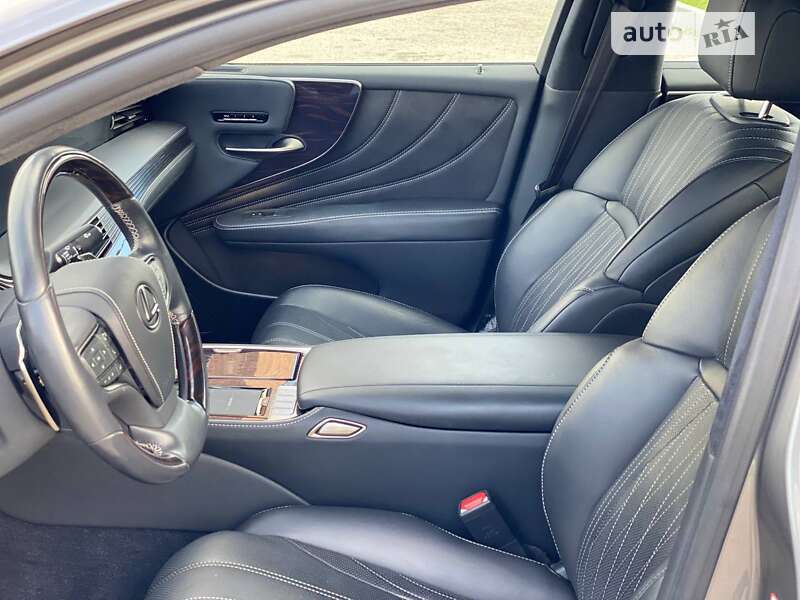 Седан Lexus LS 2018 в Киеве