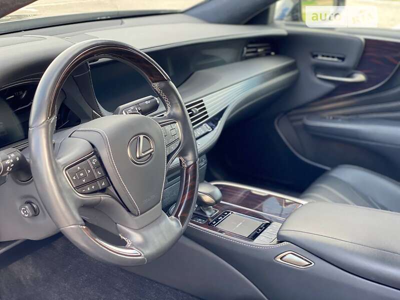 Седан Lexus LS 2018 в Киеве