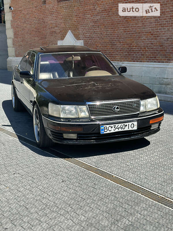 Седан Lexus LS 1993 в Львове