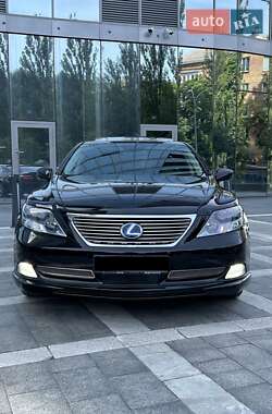 Седан Lexus LS 2008 в Киеве