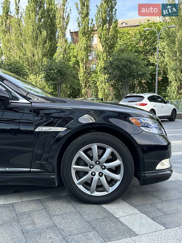 Седан Lexus LS 2008 в Киеве