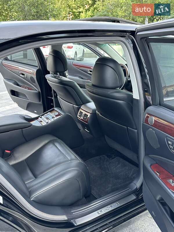 Седан Lexus LS 2008 в Киеве