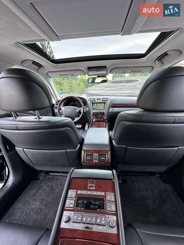 Седан Lexus LS 2008 в Киеве