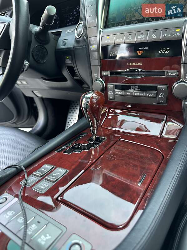 Седан Lexus LS 2008 в Киеве