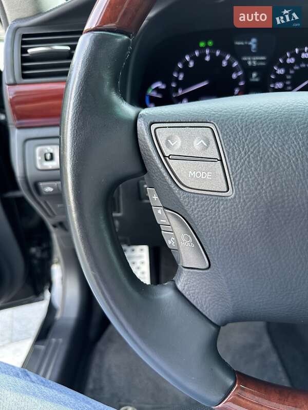 Седан Lexus LS 2008 в Киеве