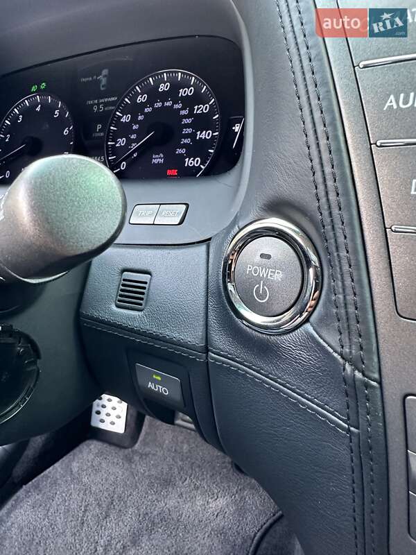 Седан Lexus LS 2008 в Киеве